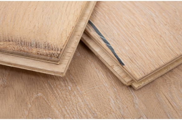 Bibury Oatmeal Distressed Engineered Oak