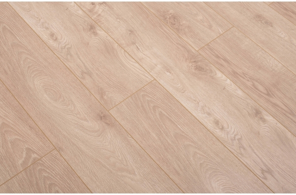 Luxe 12mm Nude Oak Laminate