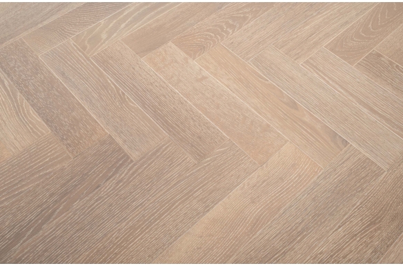 Painswick Mouse Engineered Oak