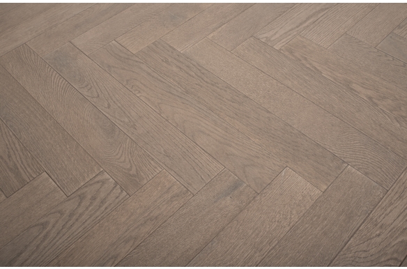 Painswick Otter Engineered Oak