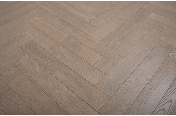 Painswick Otter Engineered Oak