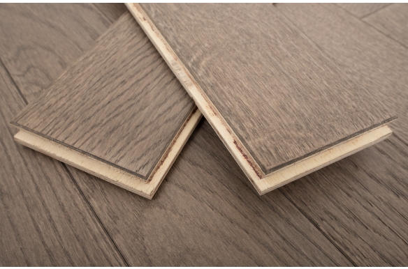 Painswick Otter Engineered Oak
