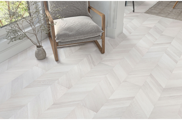 Manor 8mm Crystal Oak Chevron Laminate
