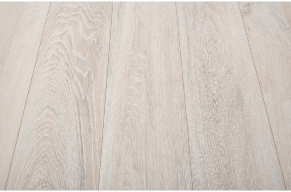 Vista 8mm Ferriby Oak Laminate