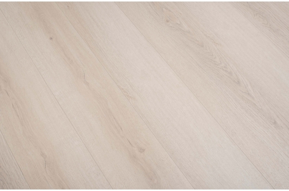 Vista 8mm Lima Oak Laminate