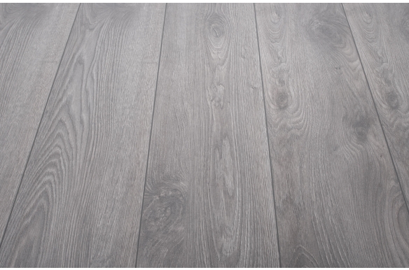 Luxe 12mm Owlet Oak Laminate