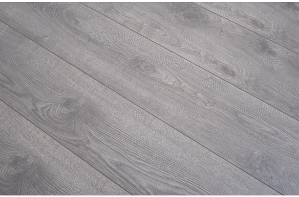 Luxe 12mm Owlet Oak Laminate