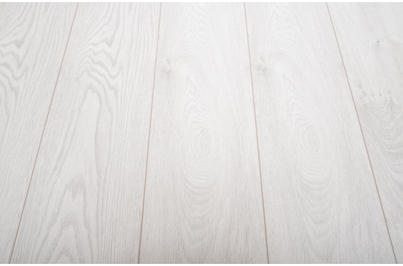 Luxe 12mm Pearl Oak Laminate