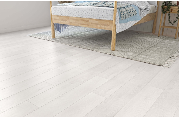 Luxe Frost Oak 12mm Laminate
