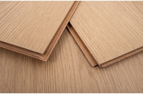 Luxe 12mm Araucaria Oak Laminate