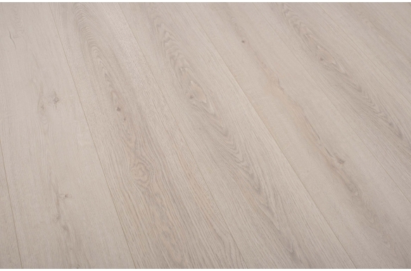 Luxe 12mm Ashton Oak Laminate