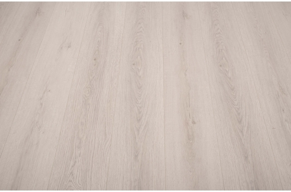 Luxe 12mm Ashton Oak Laminate