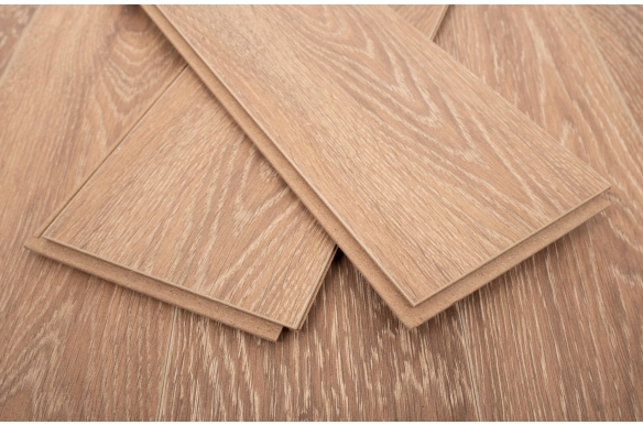 Luxe 12mm Redwood Oak Laminate