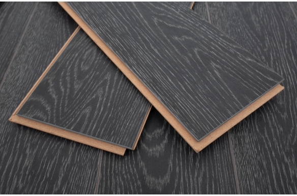 Luxe 12mm Blackwood Oak Laminate