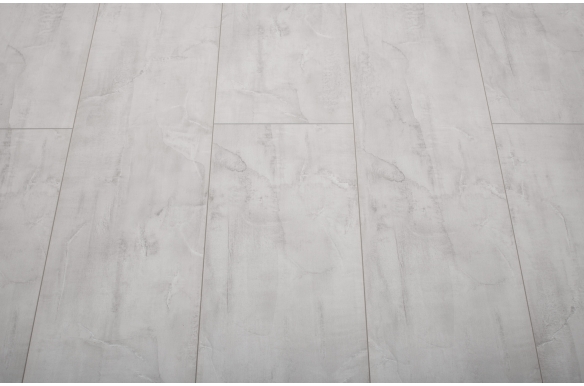 Summit 10mm Loch Stone Laminate Tile
