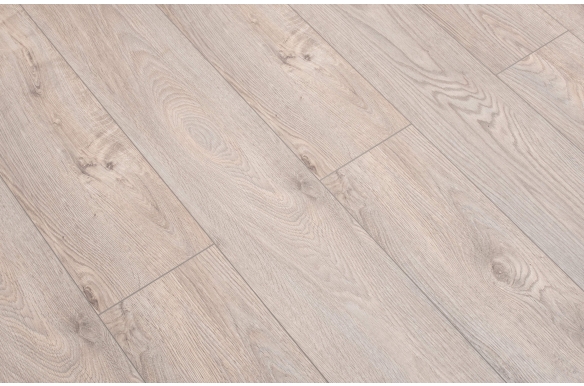 Vista 8mm Amaretti Oak Laminate
