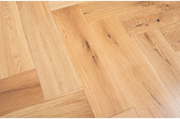 Painswick Champagne Engineered Oak Click