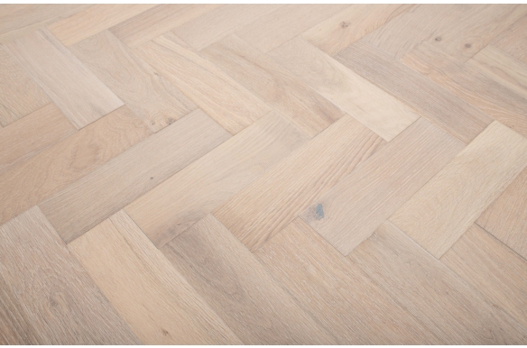 Painswick Lynx Engineered Oak