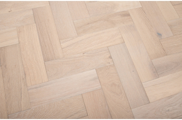 Painswick Lynx Engineered Oak