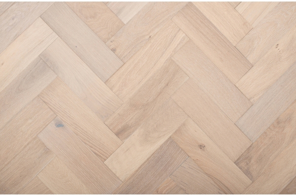 Painswick Lynx Engineered Oak