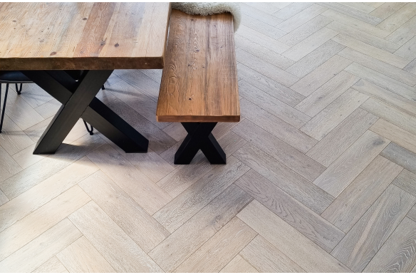 Painswick Seal Engineered Oak Click