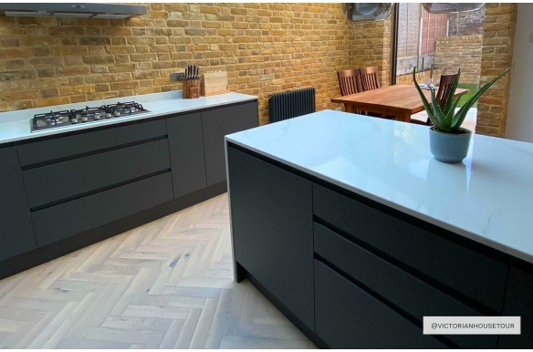 Thorpe Pasture Solid Oak Herringbone