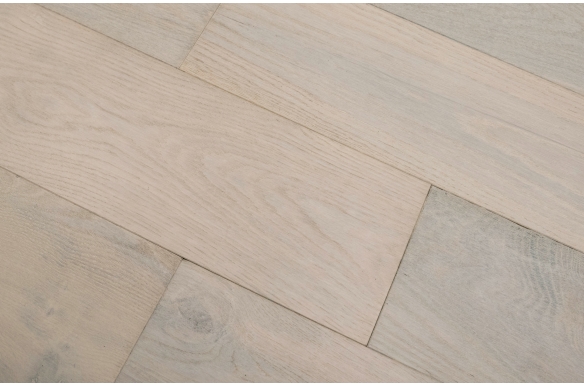Studley Frozen Engineered Oak