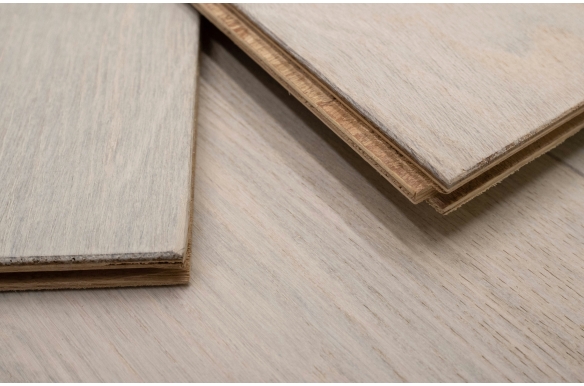 Studley Frozen Engineered Oak