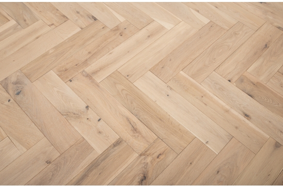 Thorpe Pasture Grand Solid Oak Herringbone