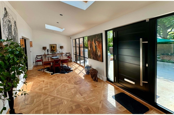 La Roche Manor Engineered Oak